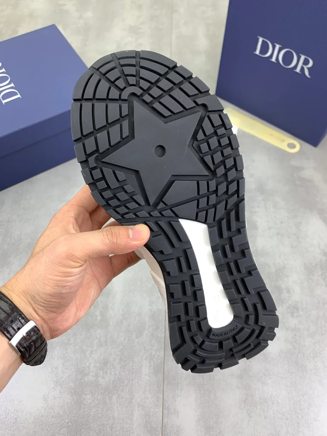 Men's Men's Shoes💰P440💰[New Style]🆘[Dior] 2025 Dior Original Lace-up Low-top Men's Shoes Classic casual shoes 🔥This model is the official classic model, with high quality and made by famous original designers. It is made of high-quality cowhide with original materials➕comfortable and breathable mesh lining➕pigskin insole. The perfect last shape and generous and fashionable design have attracted many consumers and are suitable for drivers to drive🚗. What you want is the best quality in the market. Color: seven colors. Code number: 38--44 (45 46 customized)